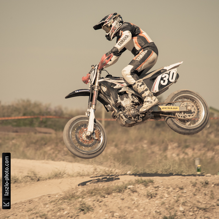 Supermoto - Chicks on Bikes